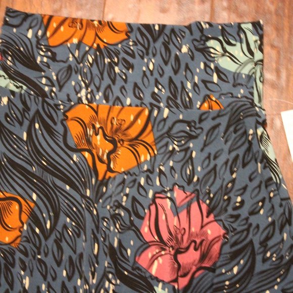 Lularoe Azure Skirt Size XS BNWT - Picture 4 of 6